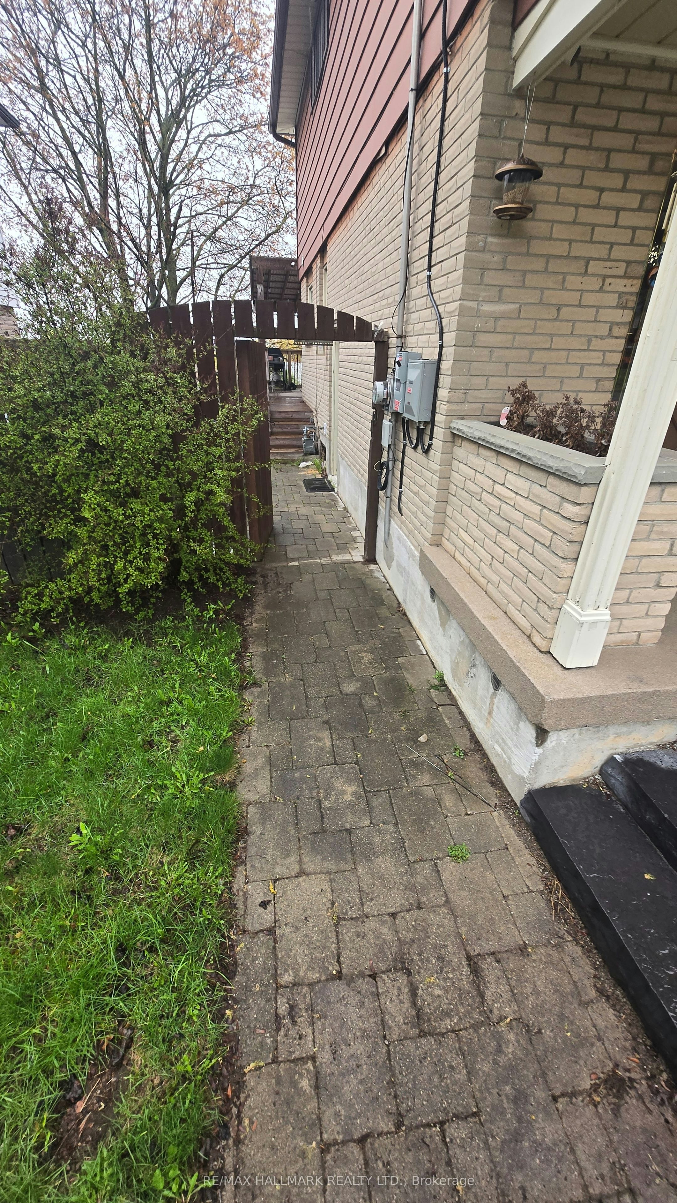 Lower Level-106 Springdale Crescent, Oshawa, ON, L1H 7C1 - 4