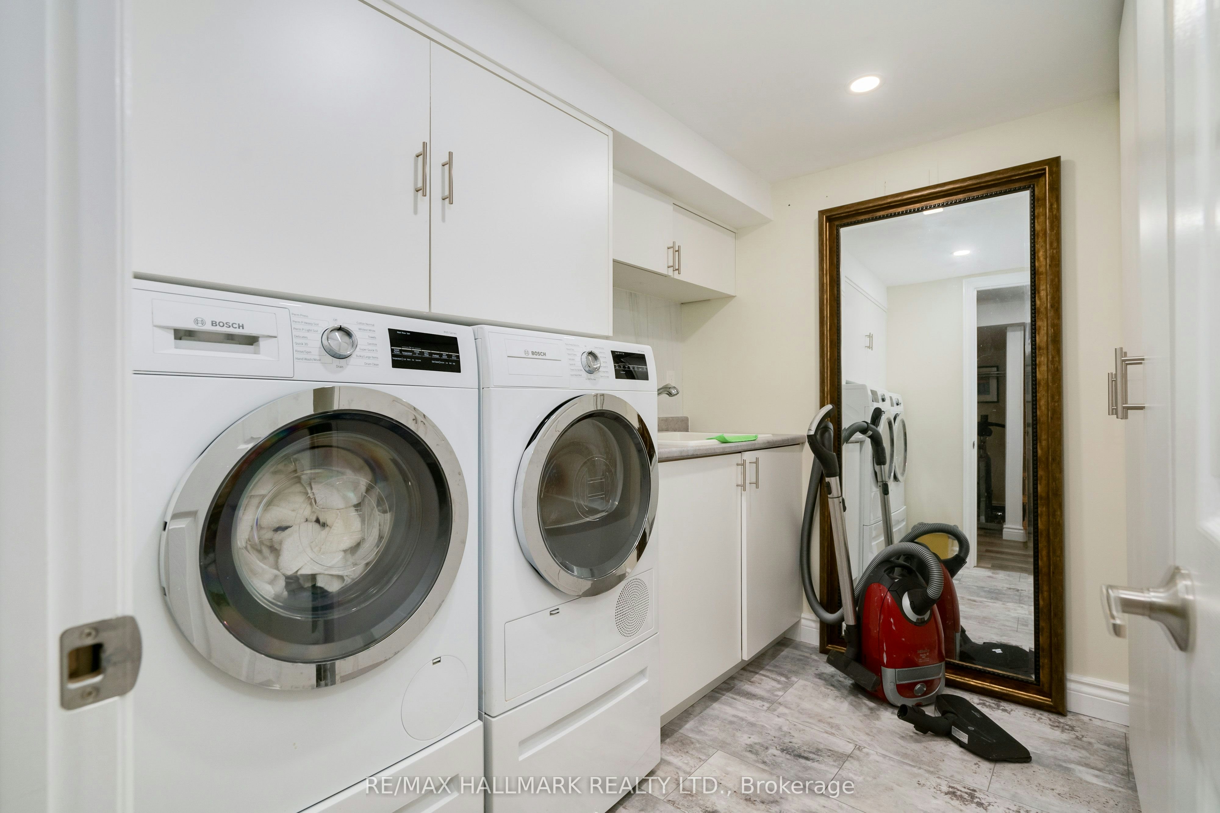 177 Wineva Avenue, Toronto, ON, M4E 2T5 - 28