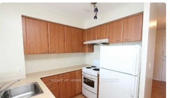 2016-36 Lee Centre Drive, Toronto, ON, M1H 3K2 - 5