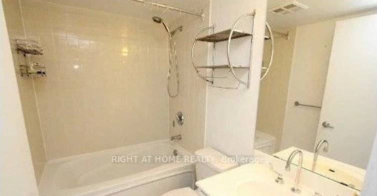 2016-36 Lee Centre Drive, Toronto, ON, M1H 3K2 - 11