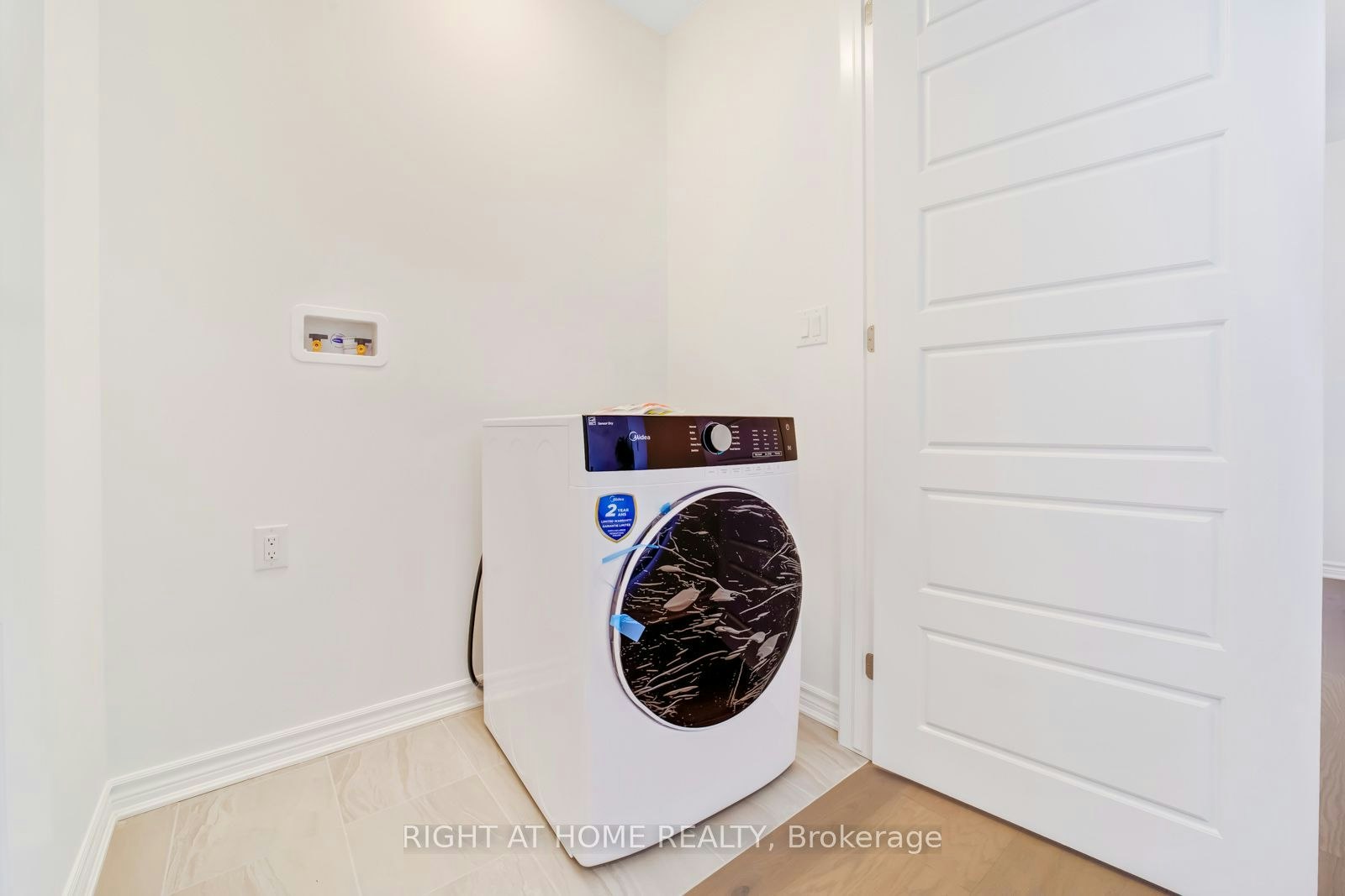 3358 Marchington Square, Pickering, ON, L1X 0N1 - 30