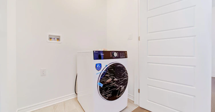 3358 Marchington Square, Pickering, ON, L1X 0N1 - 30