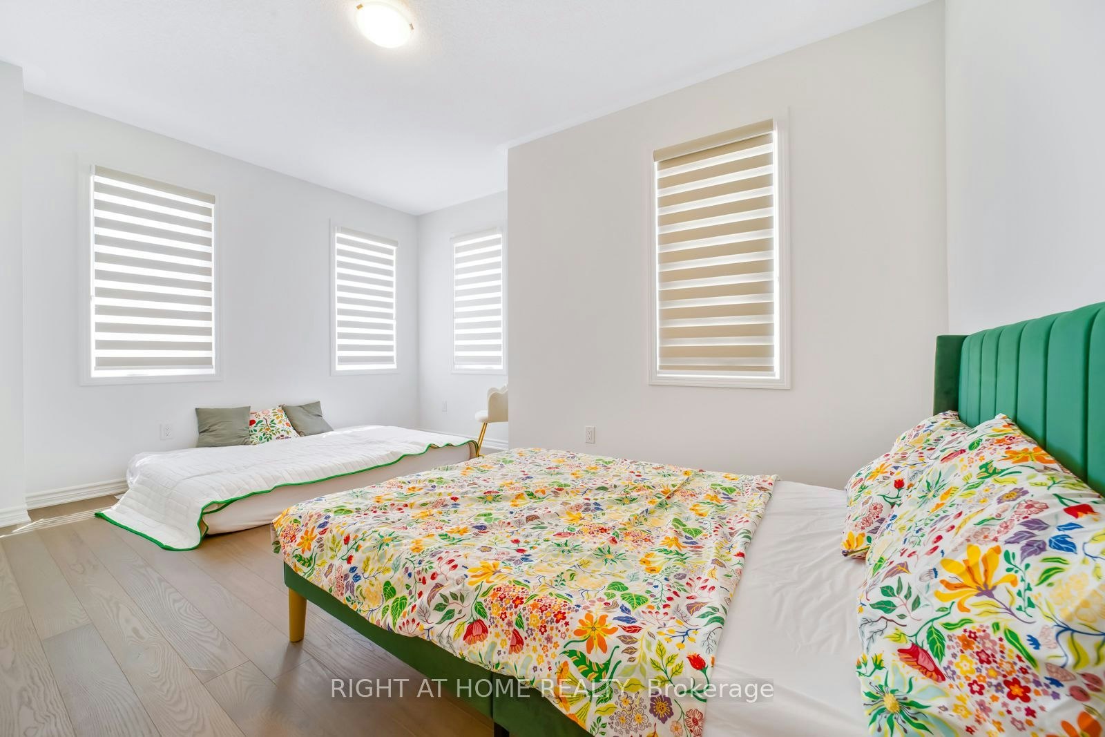 3358 Marchington Square, Pickering, ON, L1X 0N1 - 25