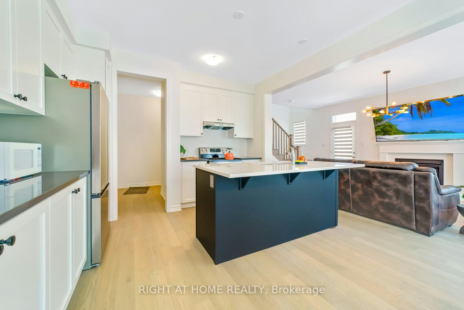 3358 Marchington Square, Pickering, ON, L1X 0N1 - 13