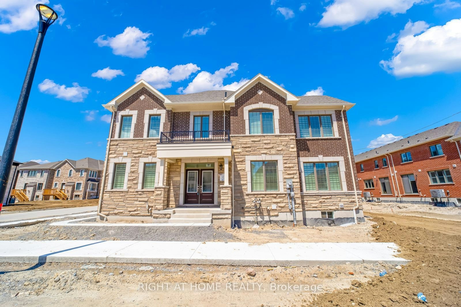 3358 Marchington Square, Pickering, ON, L1X 0N1 - 2