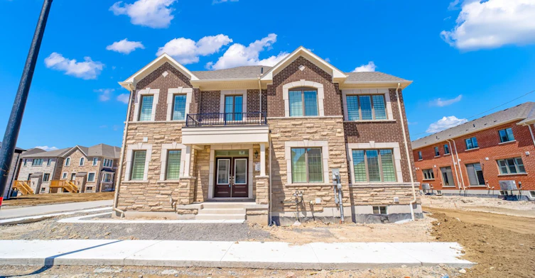 3358 Marchington Square, Pickering, ON, L1X 0N1 - 2