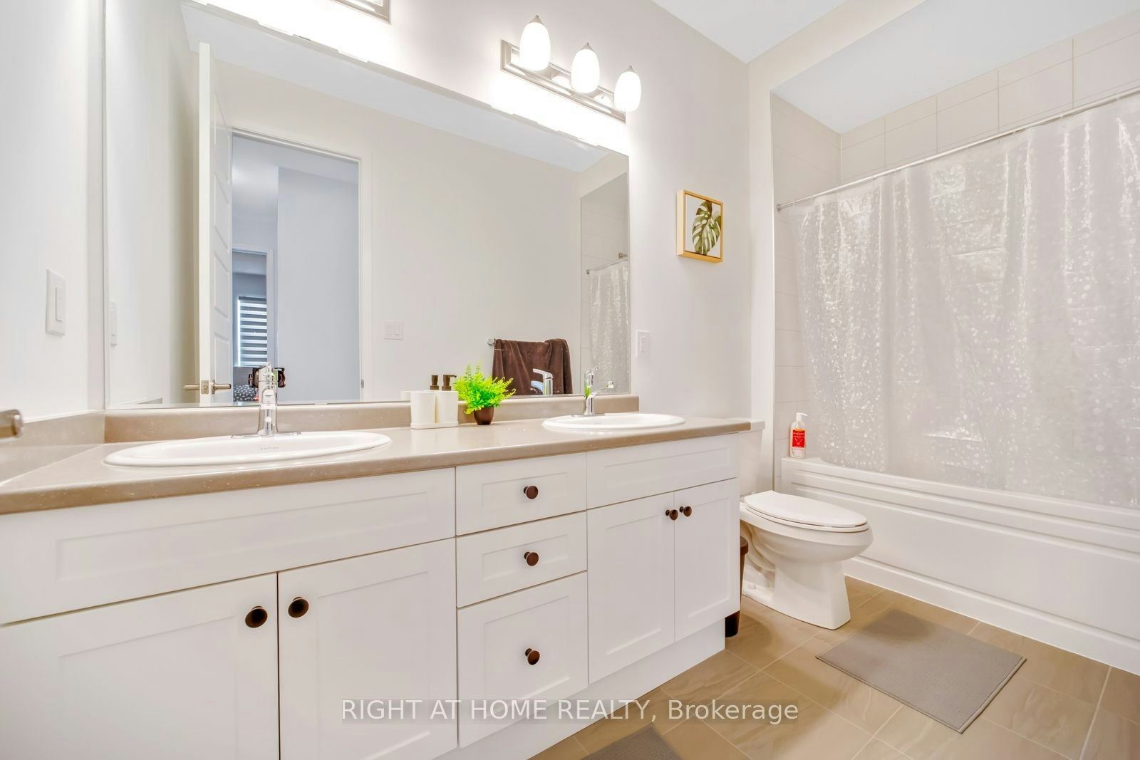 3358 Marchington Square, Pickering, ON, L1X 0N1 - 29