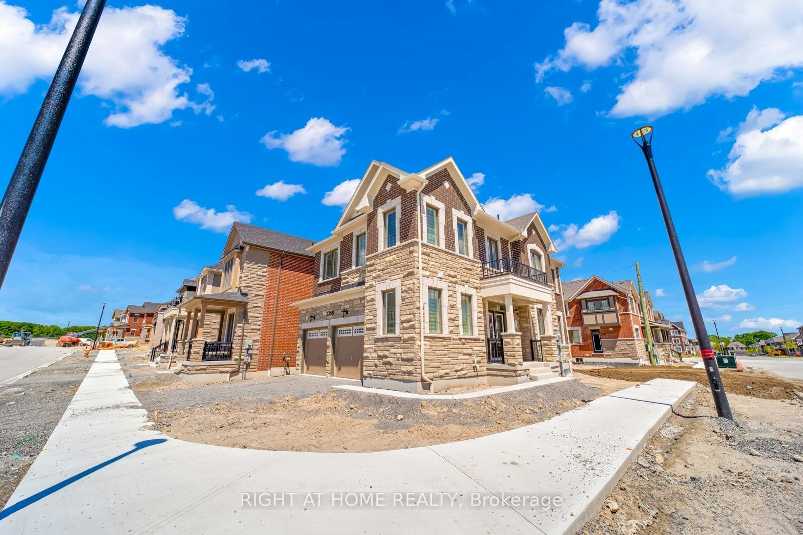 3358 Marchington Square, Pickering, ON, L1X 0N1 - 3