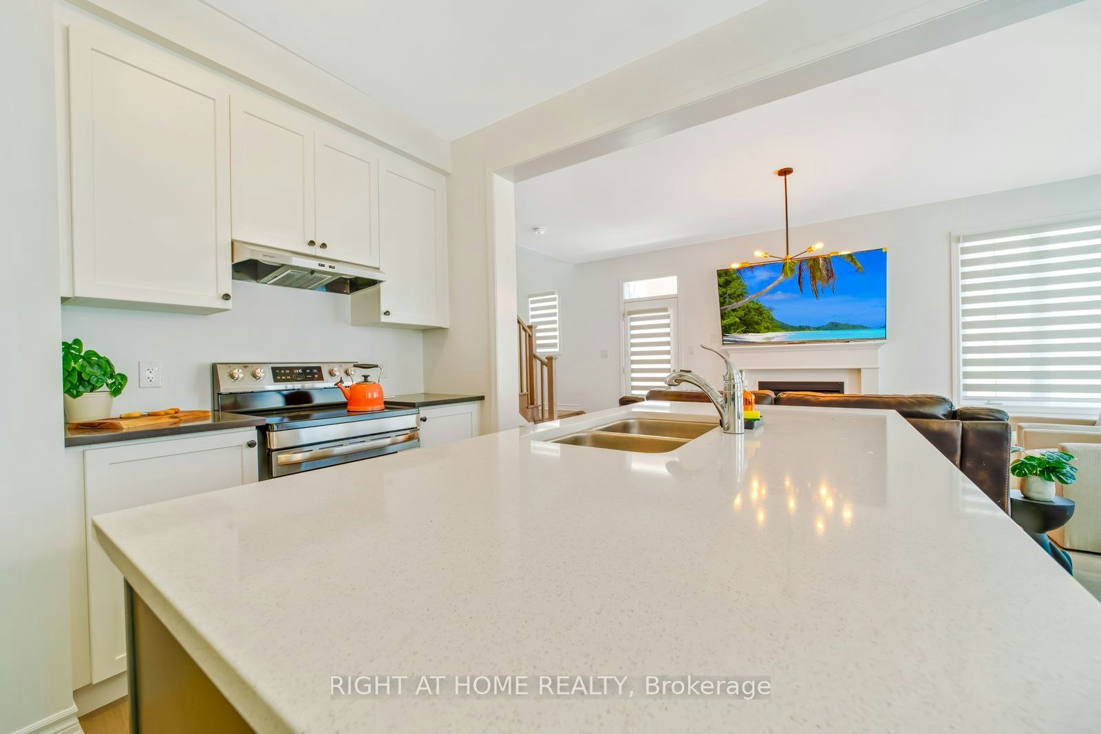 3358 Marchington Square, Pickering, ON, L1X 0N1 - 14