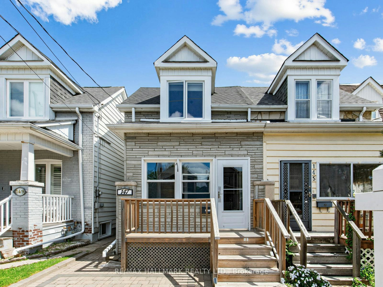 147 Chisholm Avenue, Toronto, ON, M4C 4V9