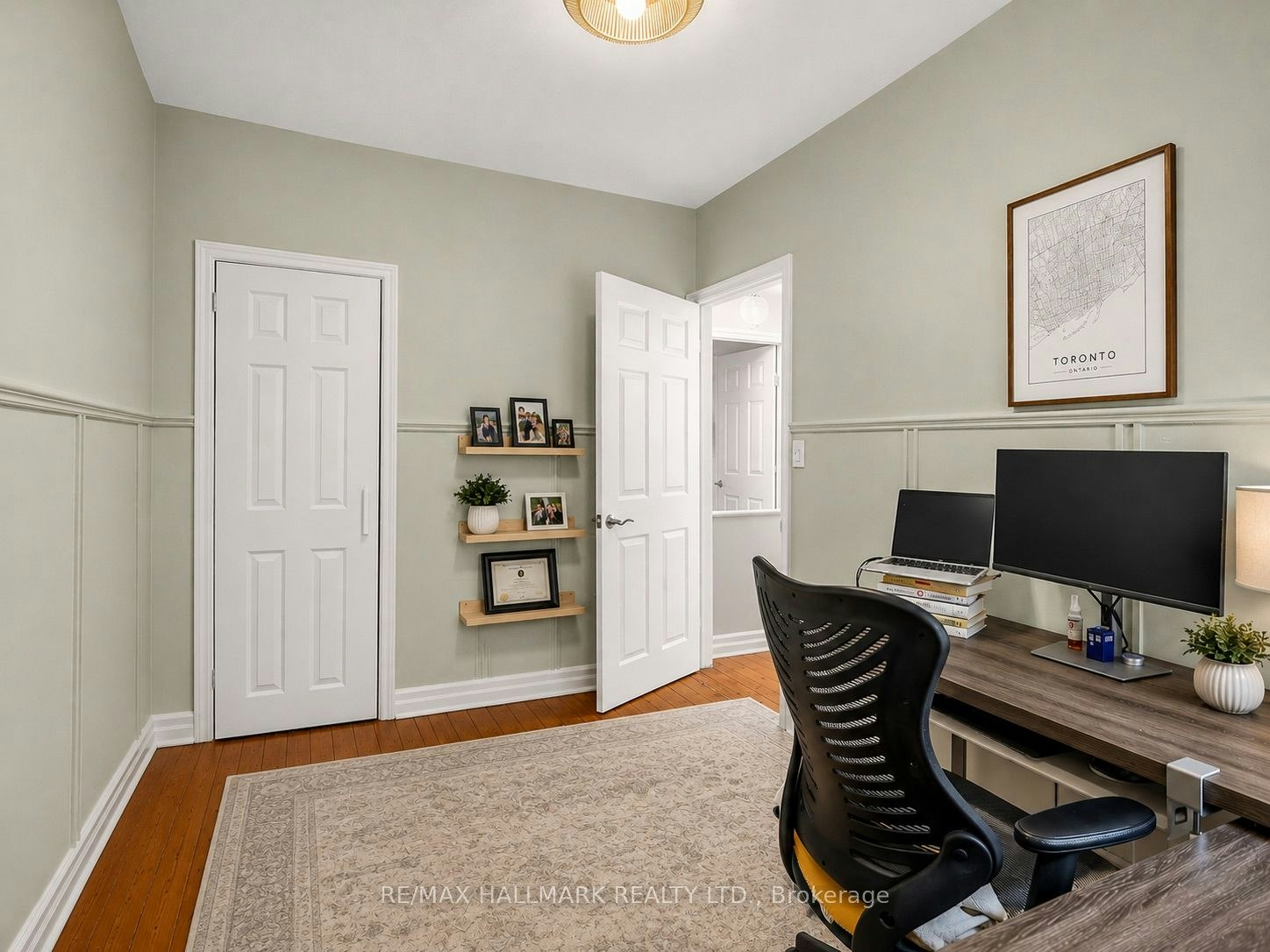 40 Corley Avenue, Toronto, ON, M4E 1T9 - 16
