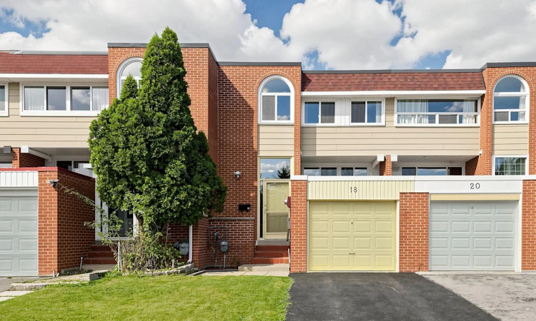 18 Sprucewood Court