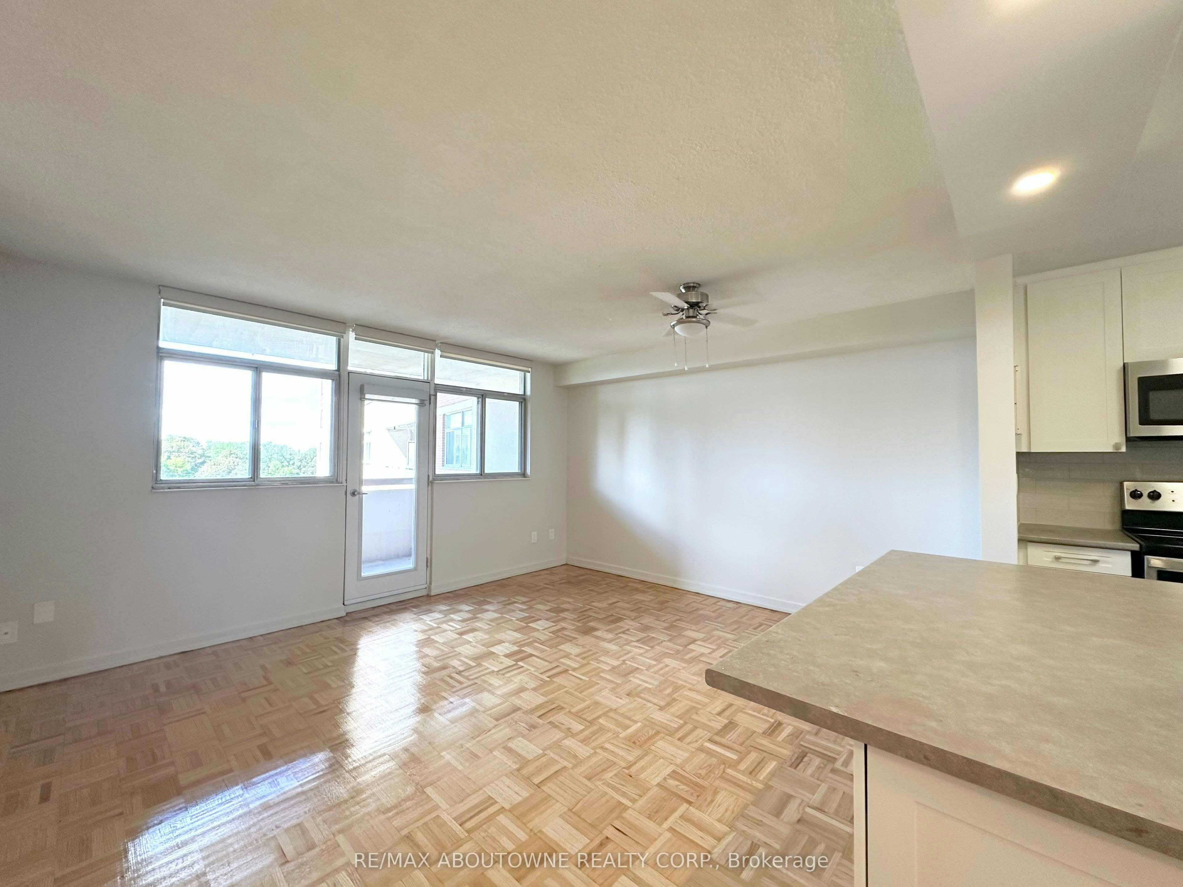 519-30 Denton Avenue, Toronto, ON, M1L 4P2 - 4