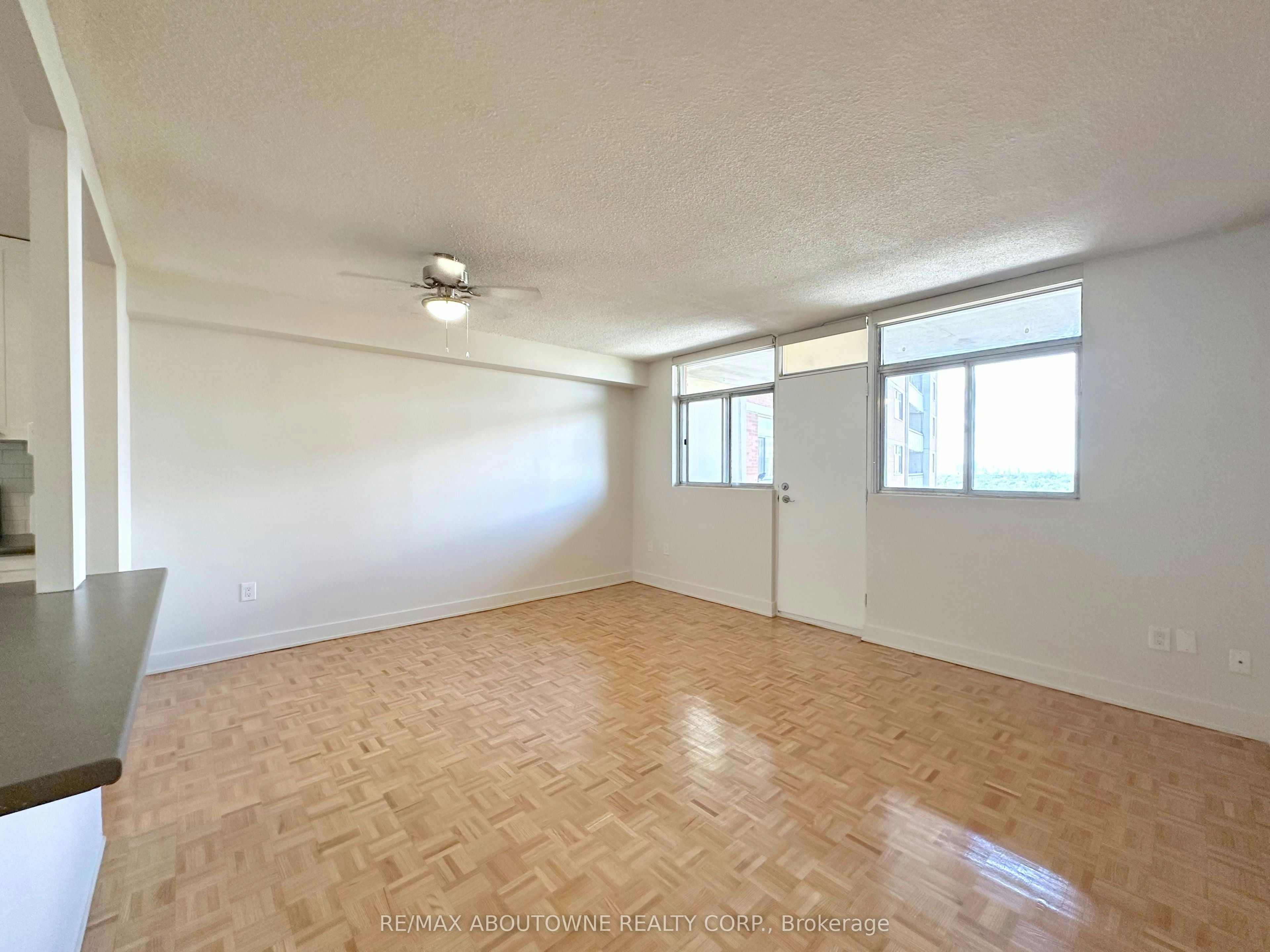 1602-30 Denton Avenue, Toronto, ON, M1L 4P2 - 2