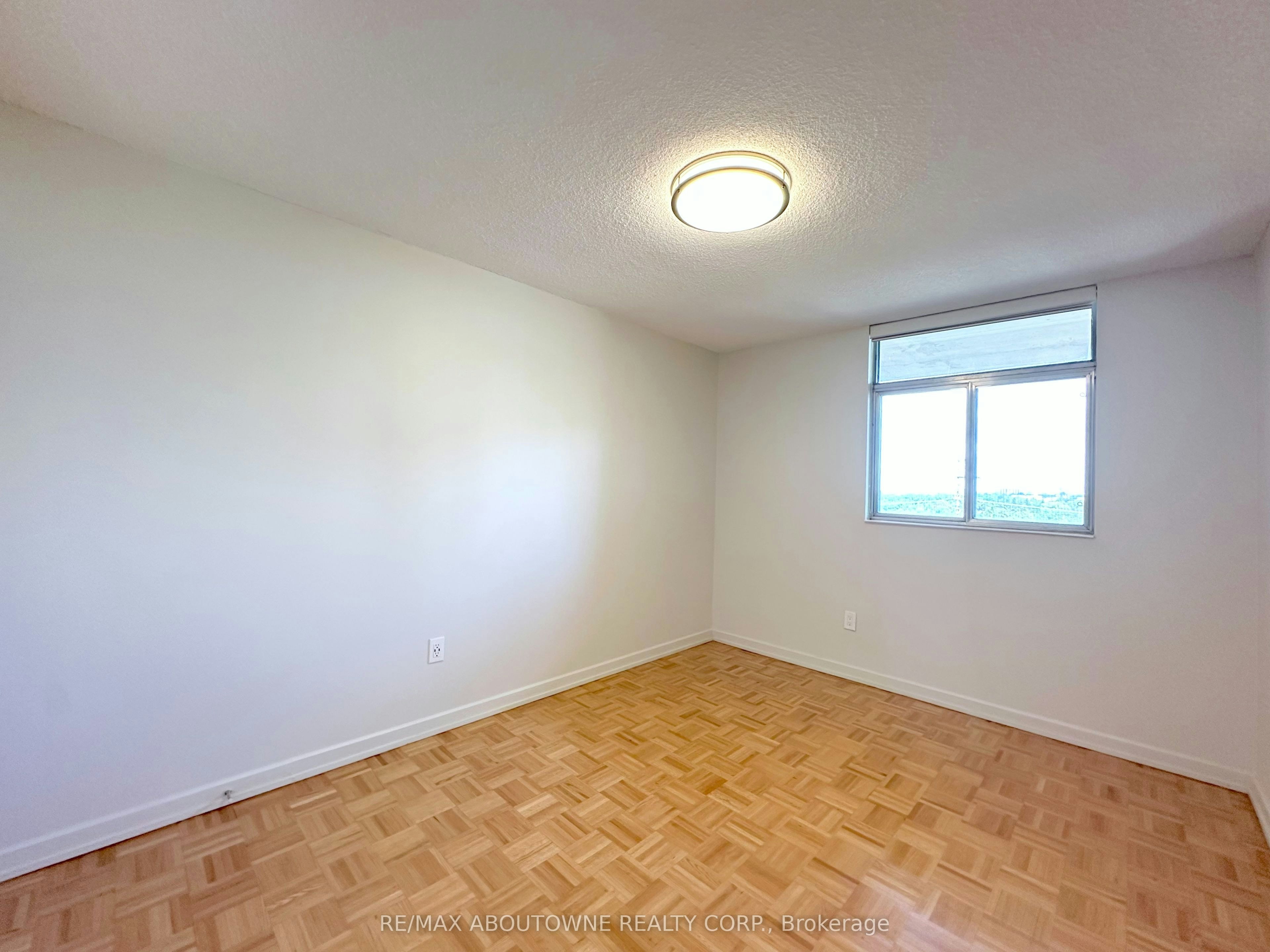 925-30 Denton Avenue, Toronto, ON, M1L 4P2 - 6