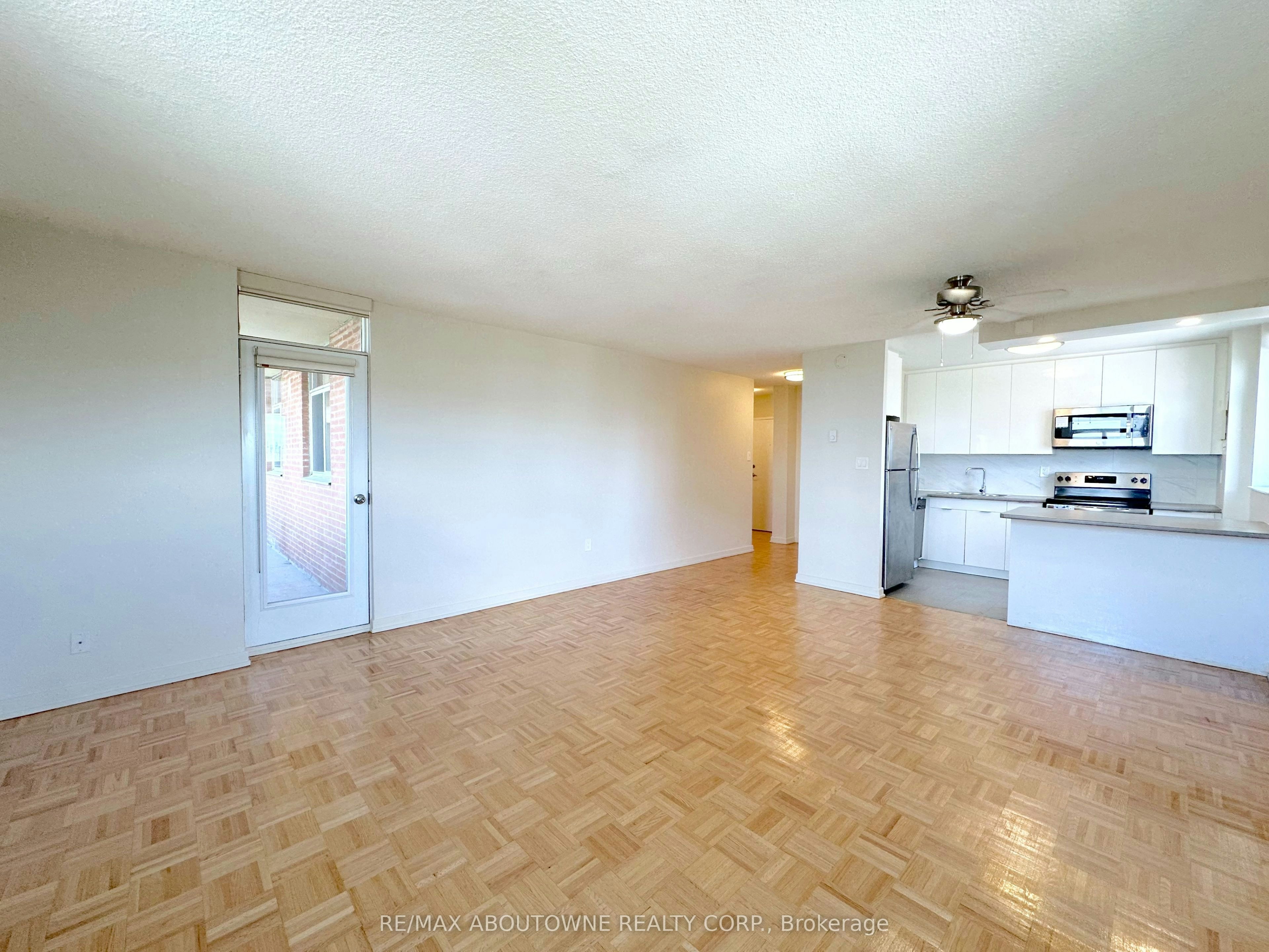 925-30 Denton Avenue, Toronto, ON, M1L 4P2 - 2