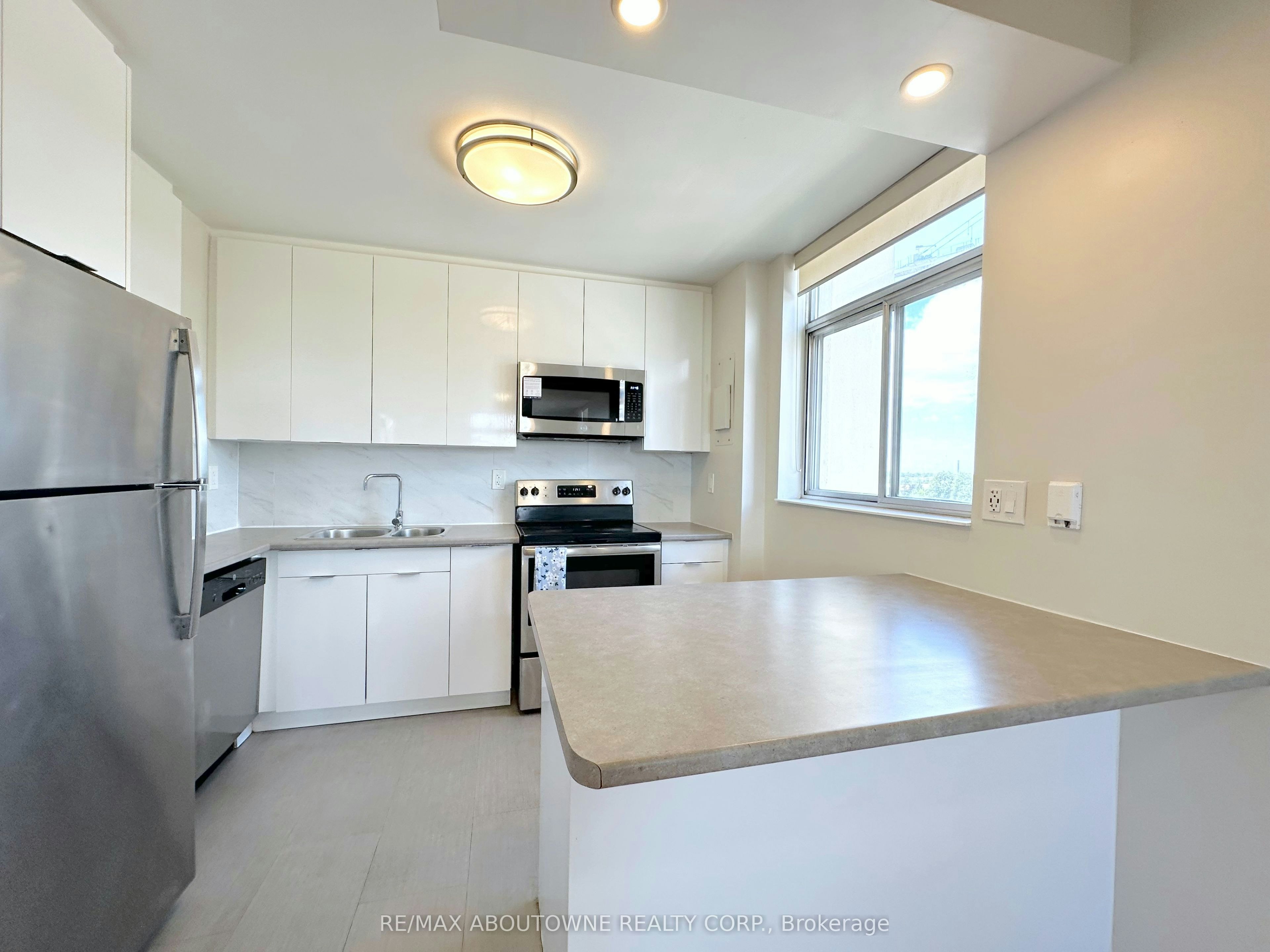 925-30 Denton Avenue, Toronto, ON, M1L 4P2 - 5