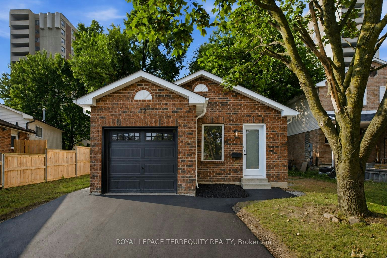 42 Plumridge Court, Ajax, ON, L1S 3Z8