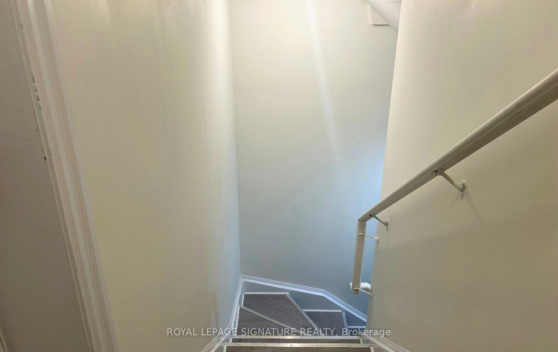 Bsmt-214 Flood Avenue, Clarington, ON, L1B 0W6 - 3