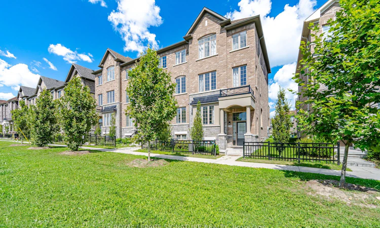 3 Kingfisher Way