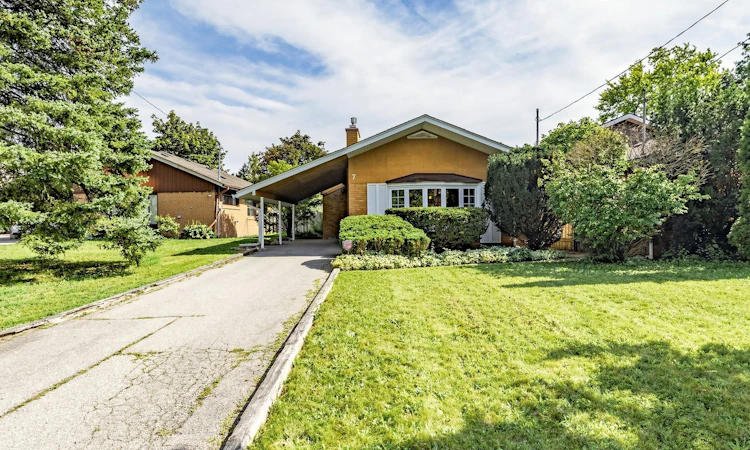 7 Panmure Crescent