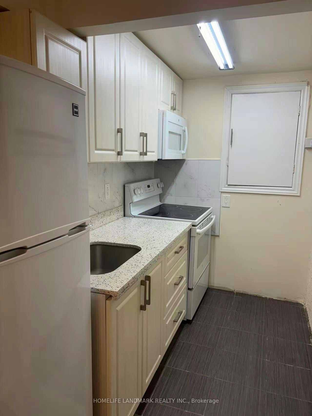 2-72 Dusay Place, Toronto, ON, M1W 2N2 - 6