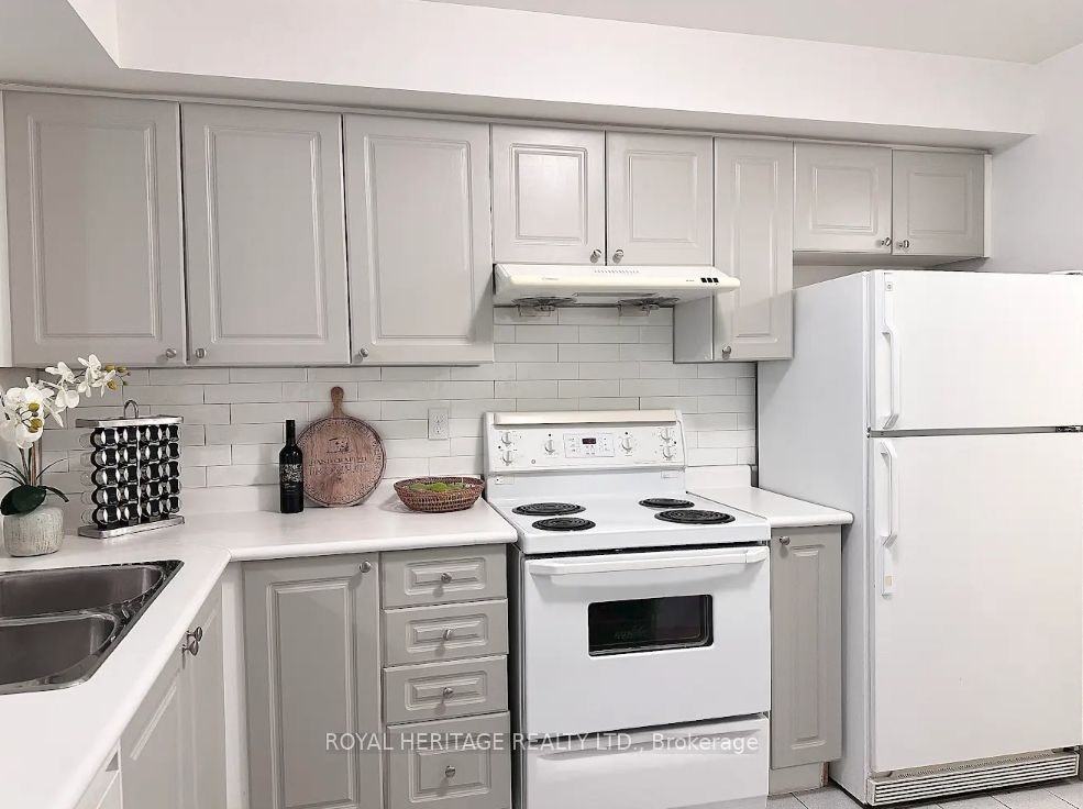 2110-18 Lee Centre Drive, Toronto, ON, M1H 3H5 - 6