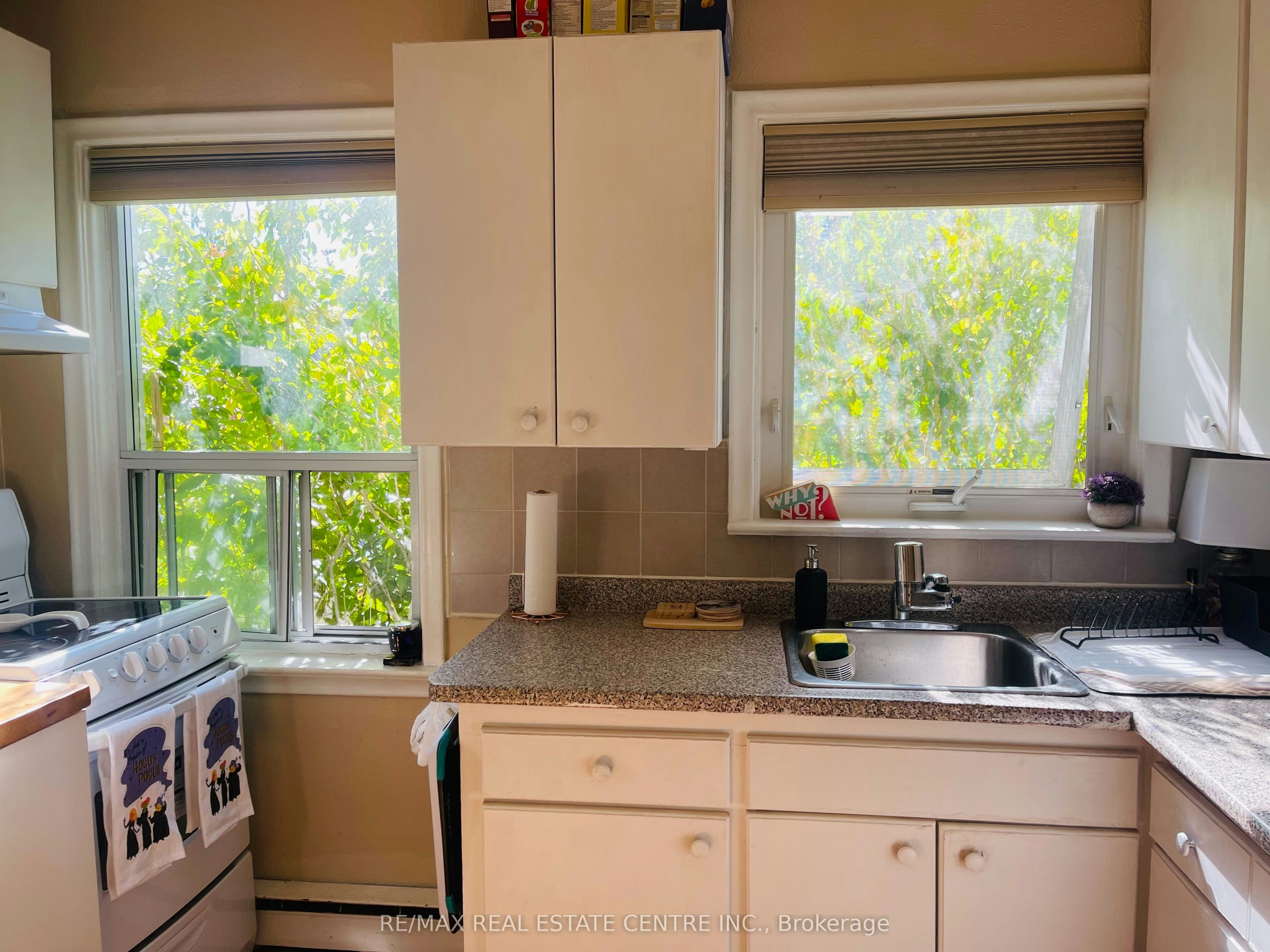 Main Floor-34 Singleton Road, Toronto, ON, M1R 1H9 - 3