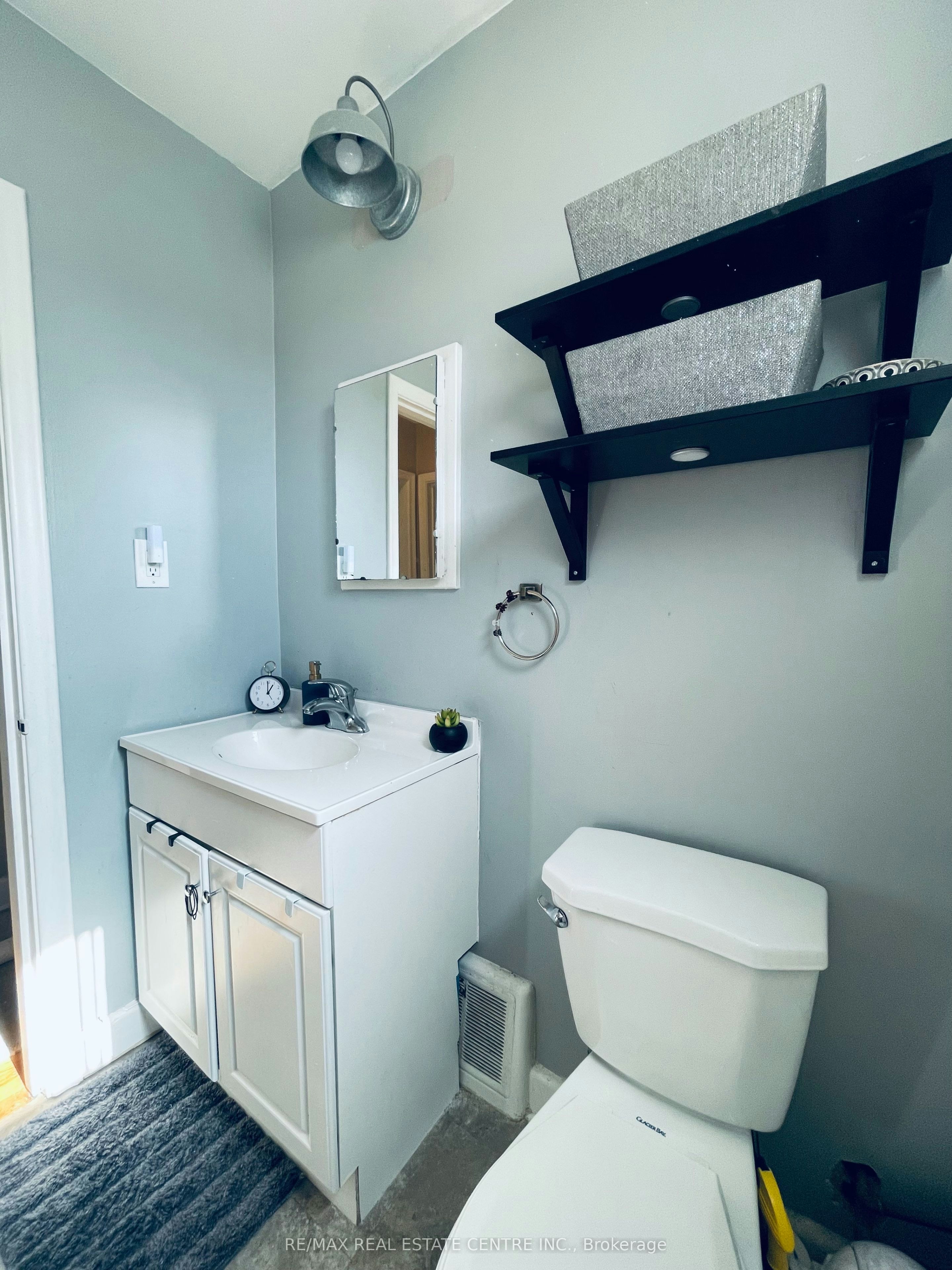 Main Floor-34 Singleton Road, Toronto, ON, M1R 1H9 - 17