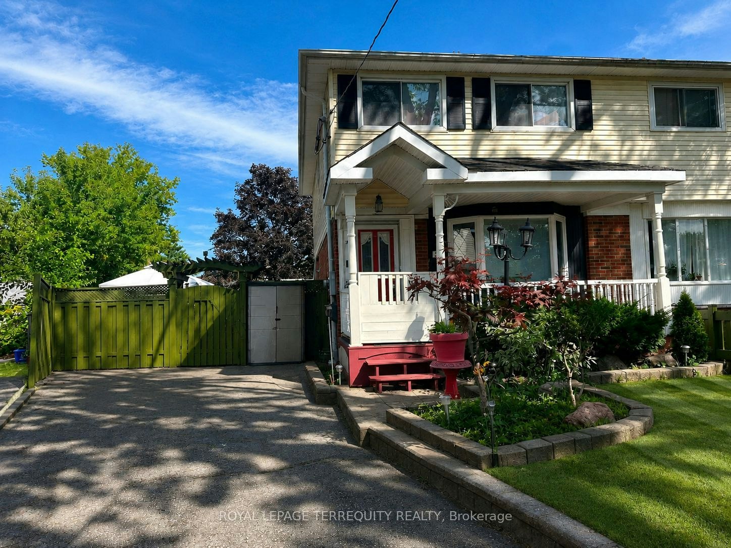 235 Barkley Crescent, Oshawa, ON, L1J 2E7