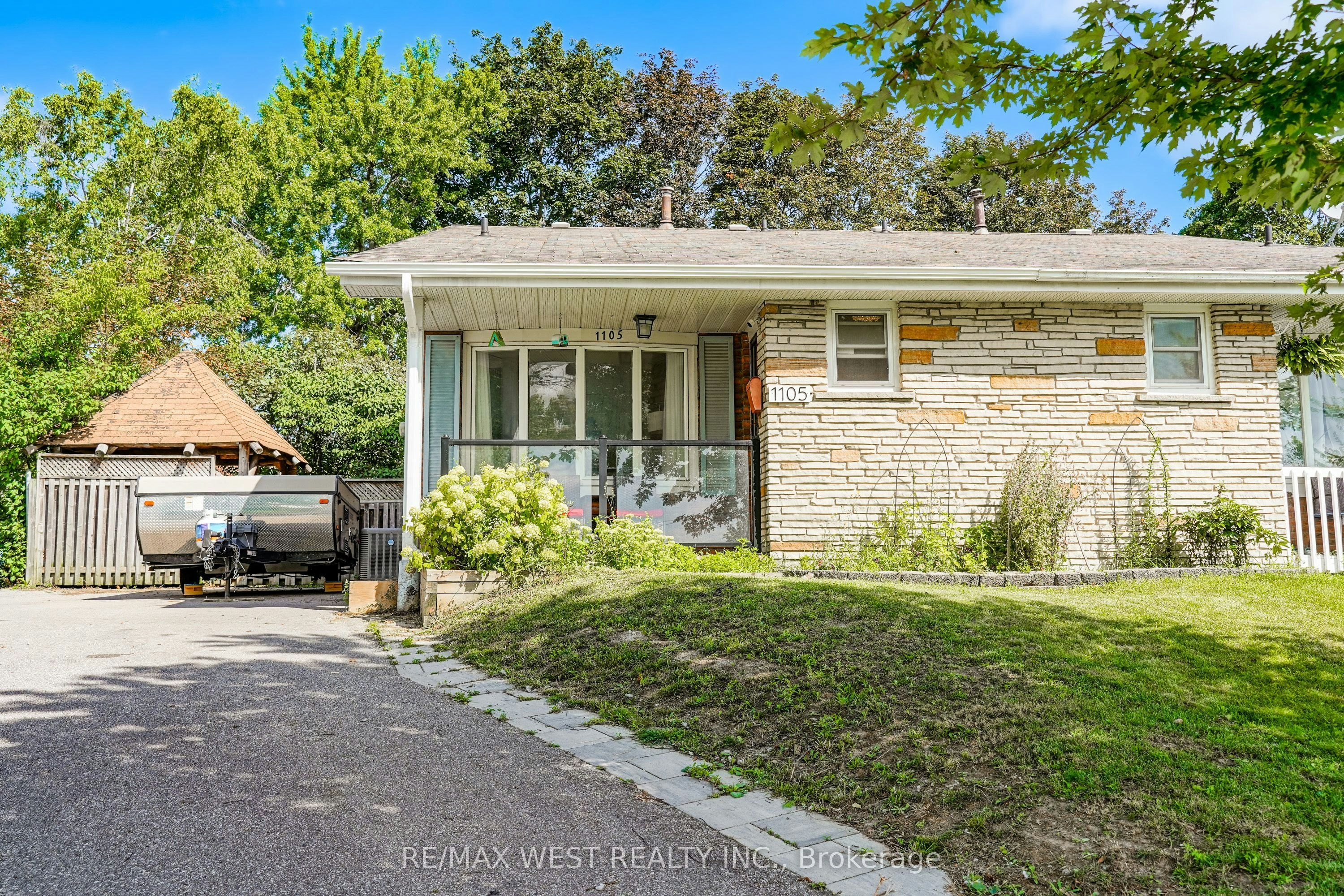1105 Valley Court, Oshawa, ON, L1J 3M4