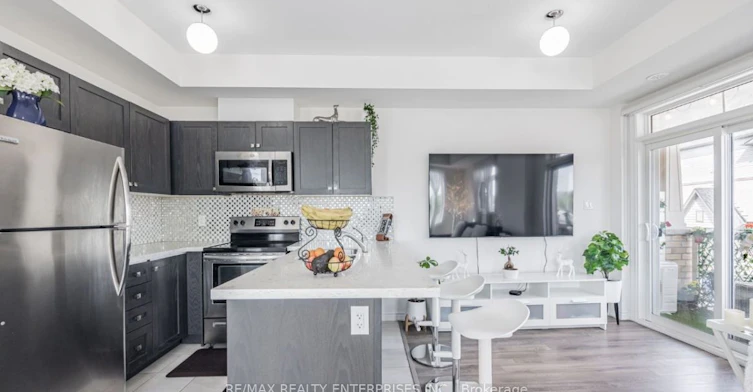 101-1725 Adirondack Chase, Pickering, ON, L1X 0E5 - 6