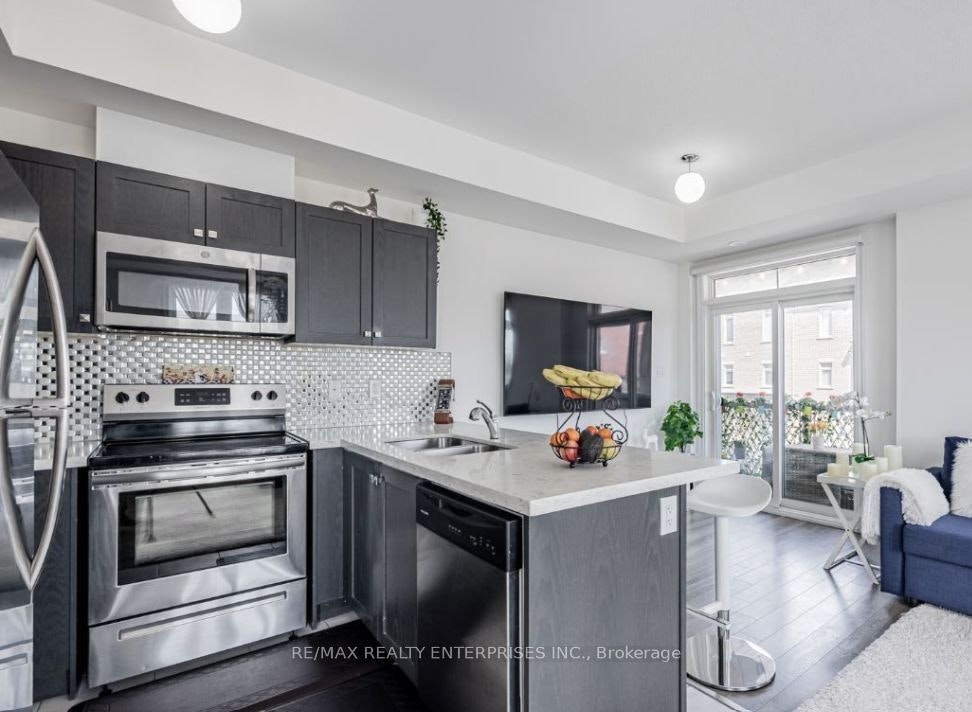 101-1725 Adirondack Chase, Pickering, ON, L1X 0E5 - 5