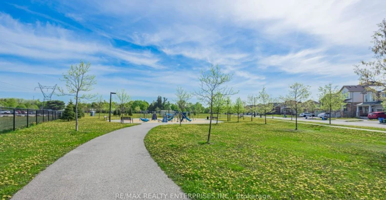 101-1725 Adirondack Chase, Pickering, ON, L1X 0E5 - 20