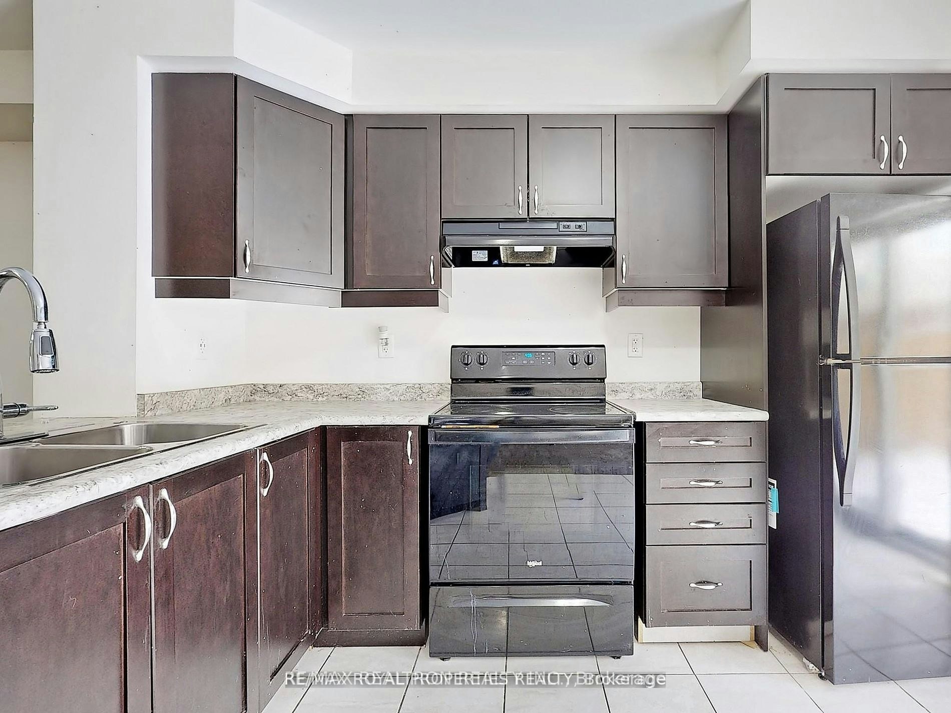 103 Westfield Drive, Whitby, ON, L1P 0E9 - 8