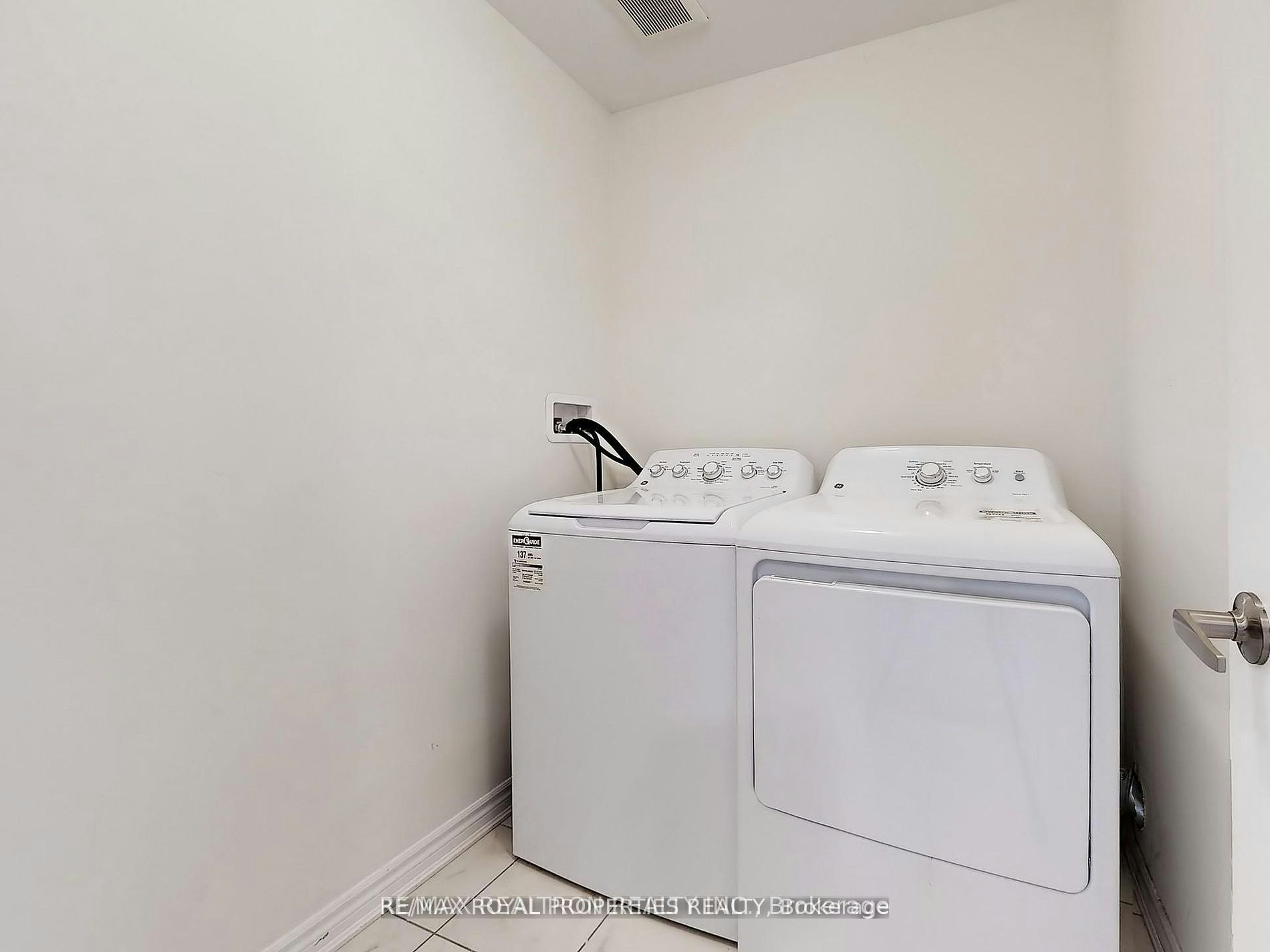 103 Westfield Drive, Whitby, ON, L1P 0E9 - 29