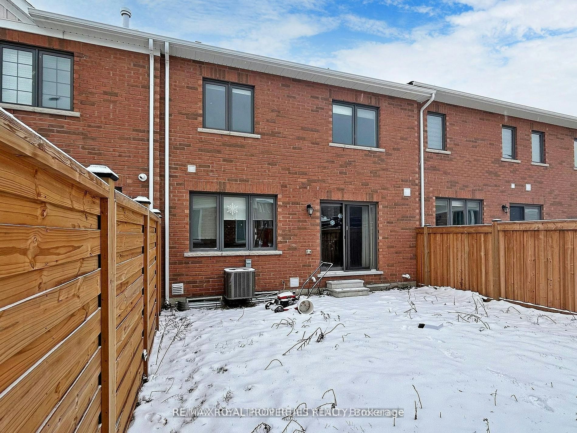 103 Westfield Drive, Whitby, ON, L1P 0E9 - 32