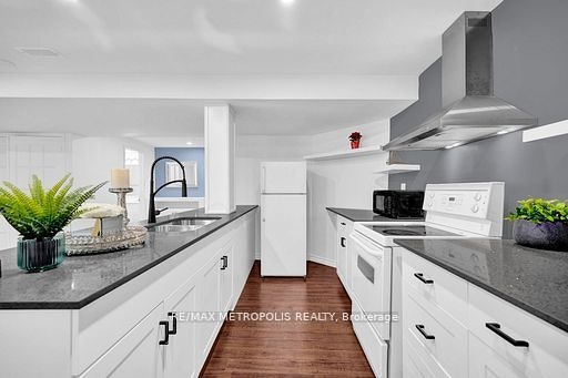 BSMT-1101 Petunia Place, Pickering, ON, L1V 4N5