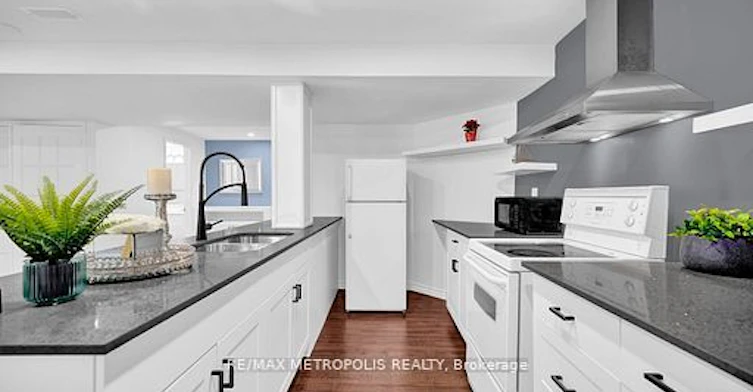 BSMT-1101 Petunia Place, Pickering, ON, L1V 4N5