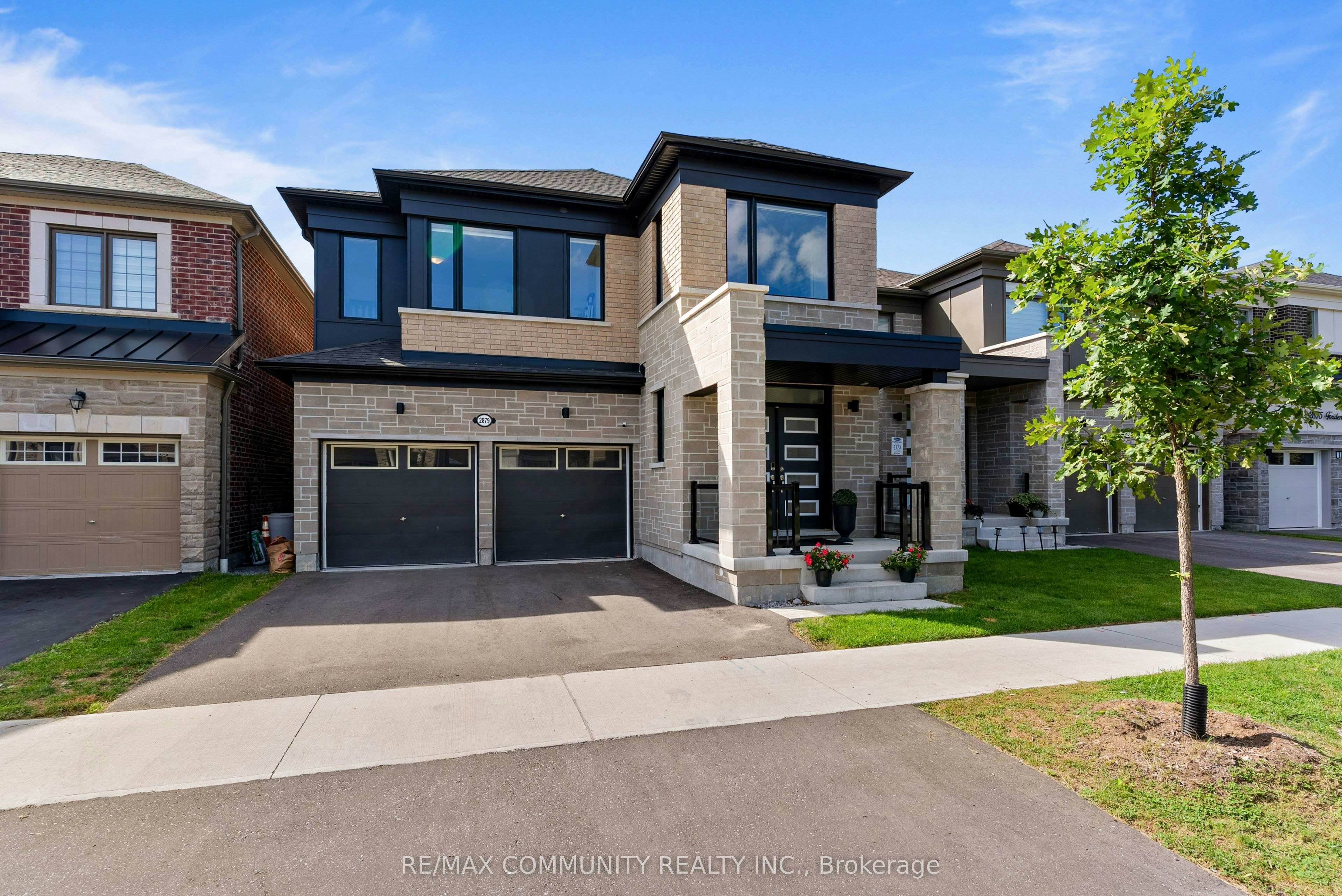 2879 Foxden Square, Pickering, ON, L1X 0N9