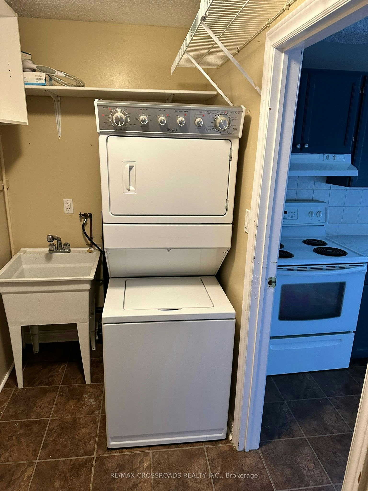 Main-613 Perry Street, Whitby, ON, L1N 4C6 - 6