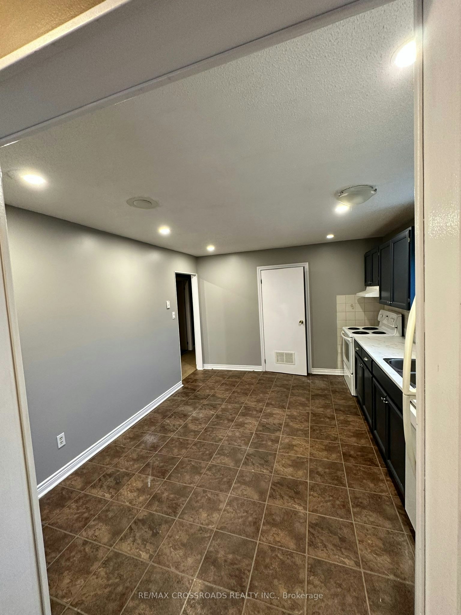 Main-613 Perry Street, Whitby, ON, L1N 4C6 - 12