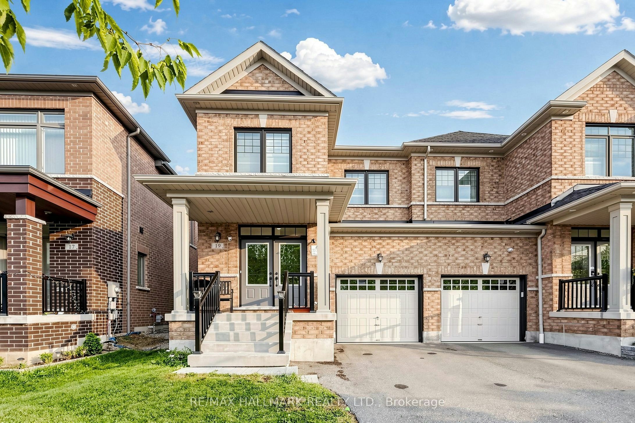 19 Conarty Crescent, Whitby, ON, L1P 0L4