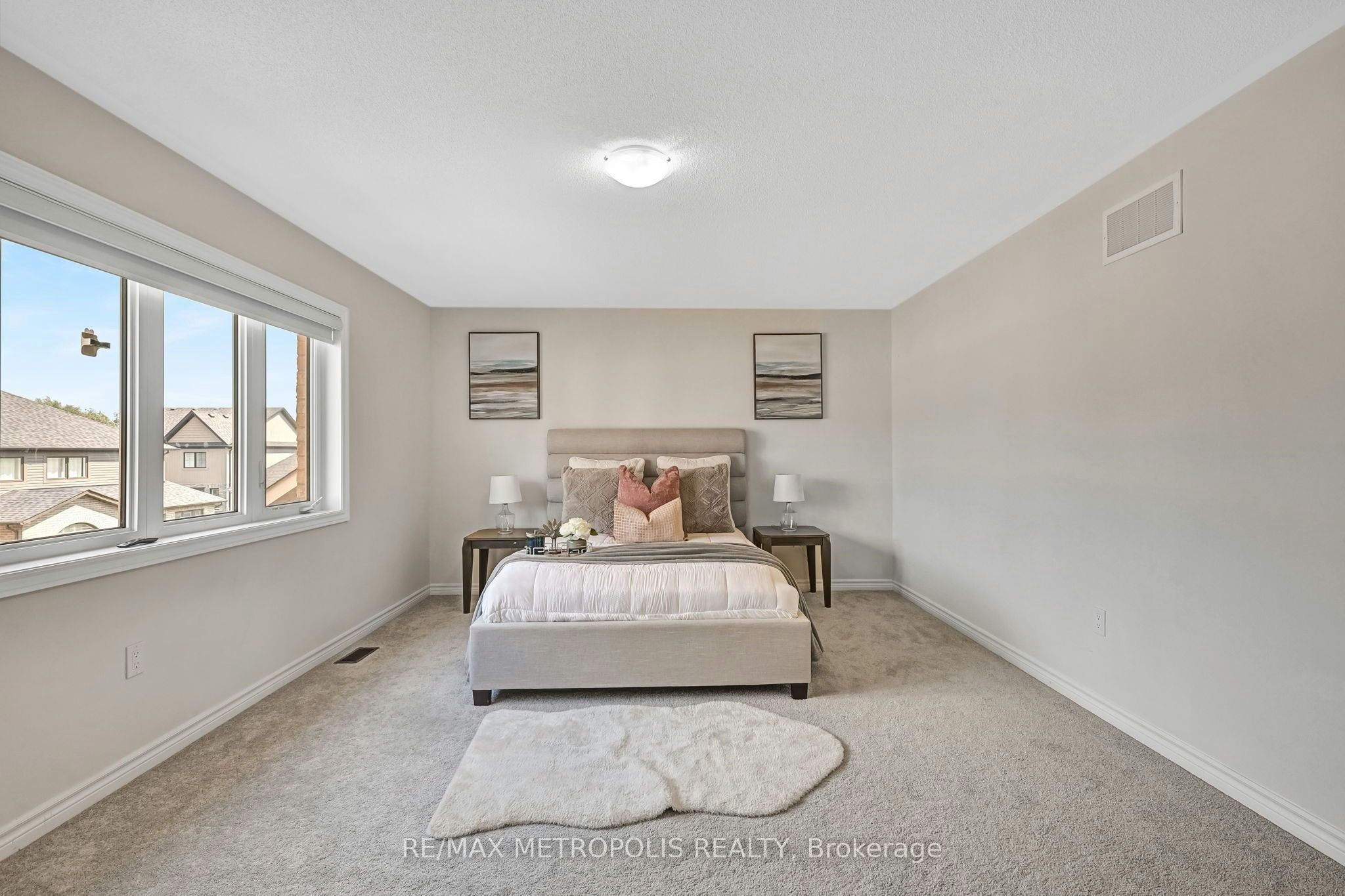Main & Upper-15 Douglas Kemp Crescent, Clarington, ON, L1C 7E3 - 24