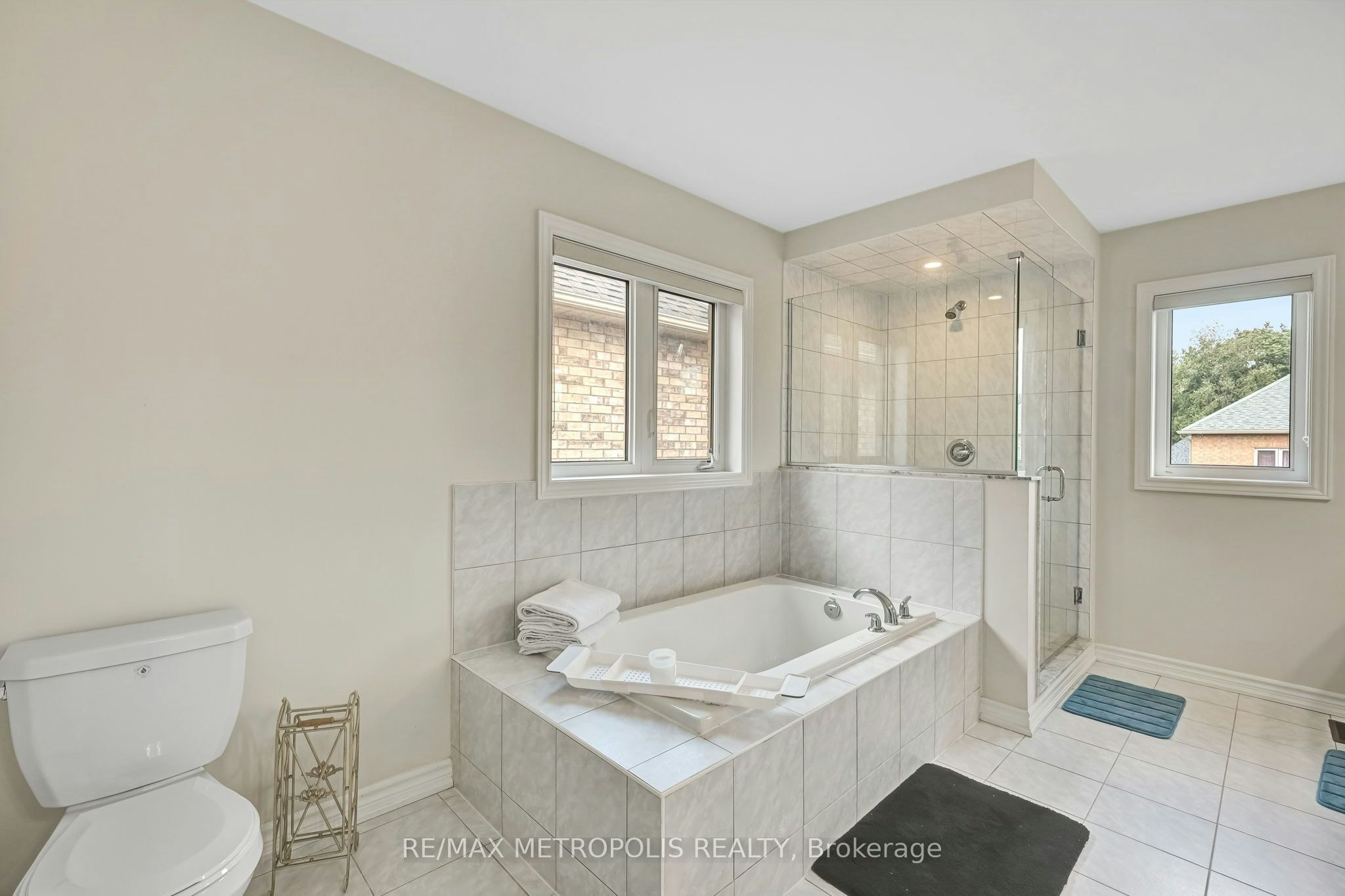 Main & Upper-15 Douglas Kemp Crescent, Clarington, ON, L1C 7E3 - 33