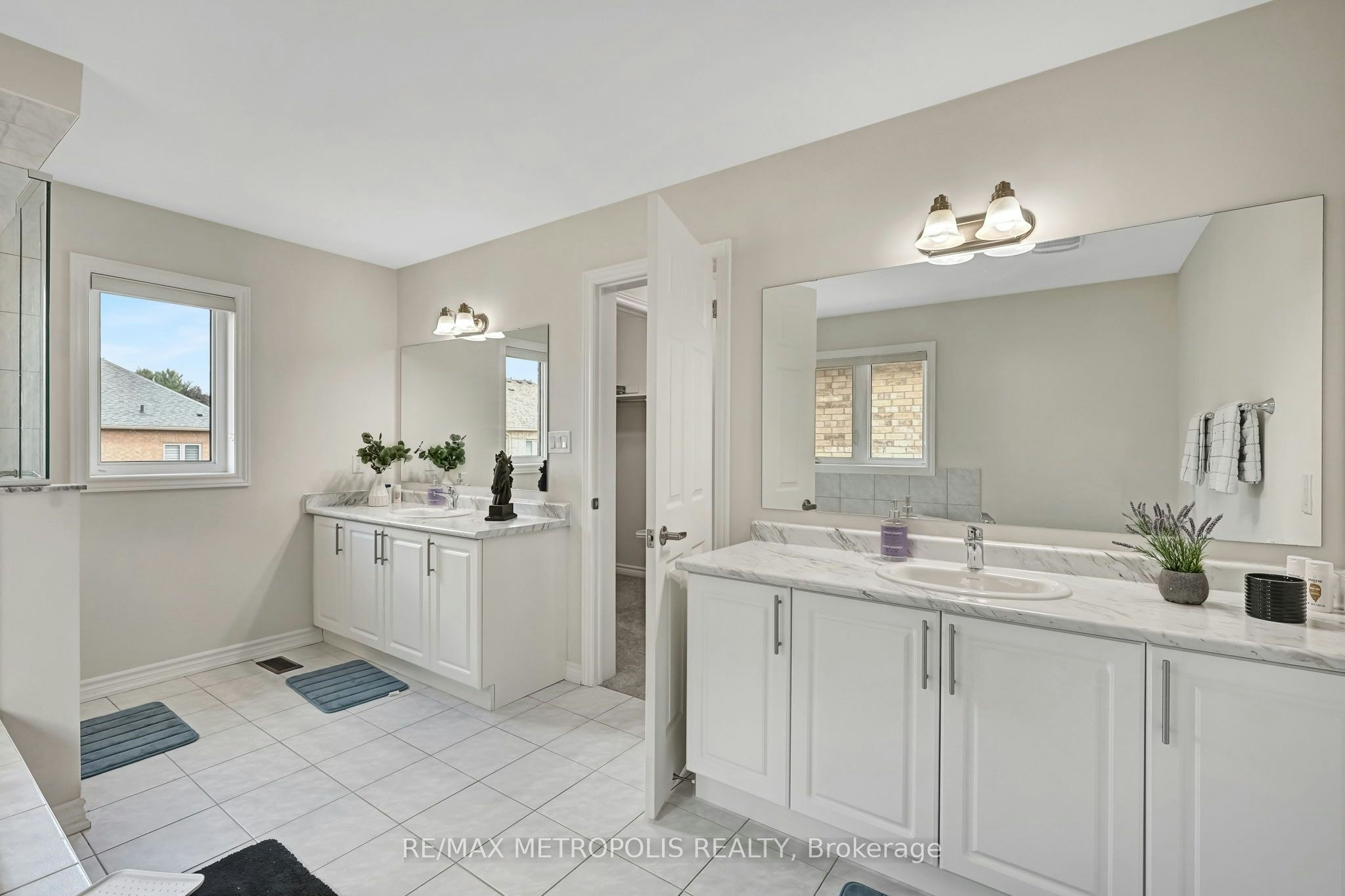 Main & Upper-15 Douglas Kemp Crescent, Clarington, ON, L1C 7E3 - 32