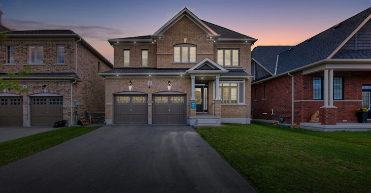 Main & Upper-15 Douglas Kemp Crescent, Clarington, ON, L1C 7E3