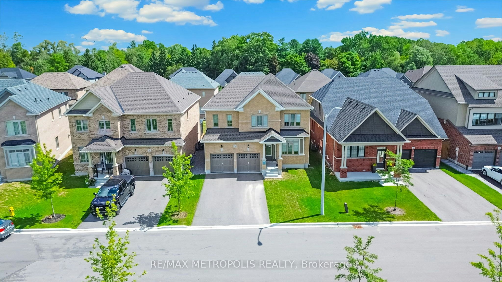 Main & Upper-15 Douglas Kemp Crescent, Clarington, ON, L1C 7E3 - 2