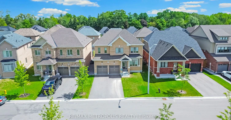 Main & Upper-15 Douglas Kemp Crescent, Clarington, ON, L1C 7E3 - 2