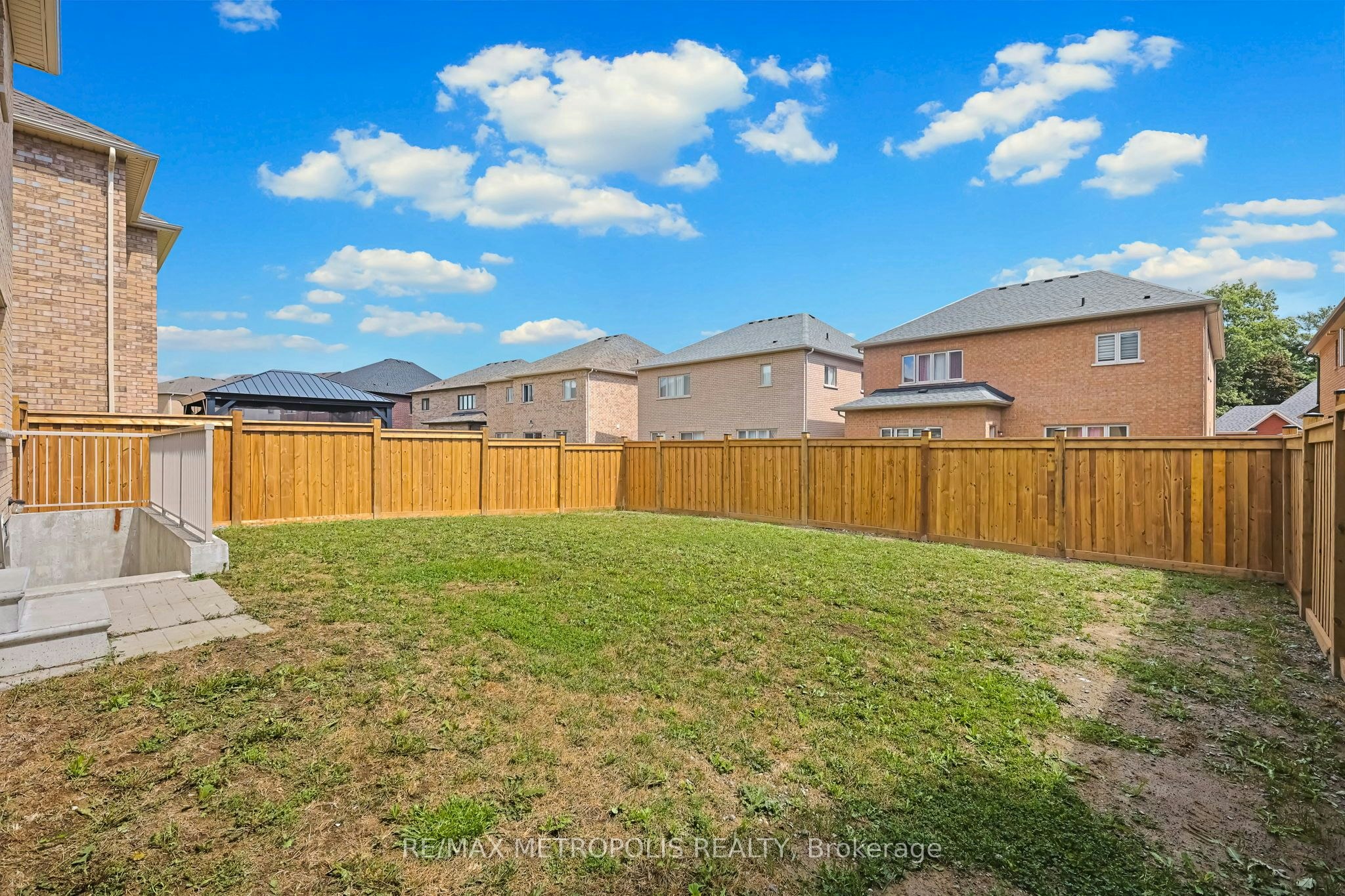 Main & Upper-15 Douglas Kemp Crescent, Clarington, ON, L1C 7E3 - 38